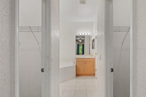 House in North Port, Florida 3 bedrooms, 140.84 sq.m. № 2322590 - photo 26
