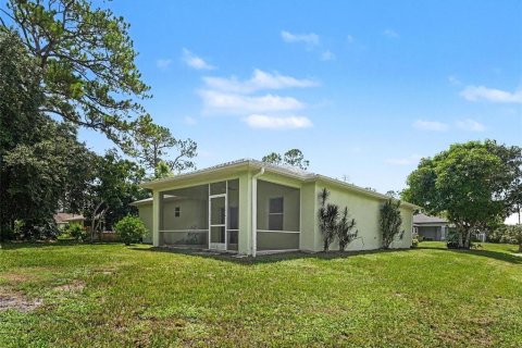 House in North Port, Florida 3 bedrooms, 140.84 sq.m. № 2322590 - photo 8