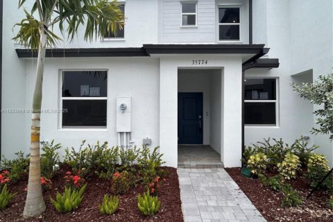 Adosado en alquiler en Homestead, Florida, 3 dormitorios, 166.85 m2 № 1814813 - foto 1