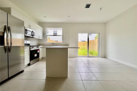Adosado en alquiler en Homestead, Florida, 3 dormitorios, 166.85 m2 № 1814813 - foto 7