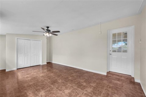 House in Brandon, Florida 4 bedrooms, 140.47 sq.m. № 2109487 - photo 20