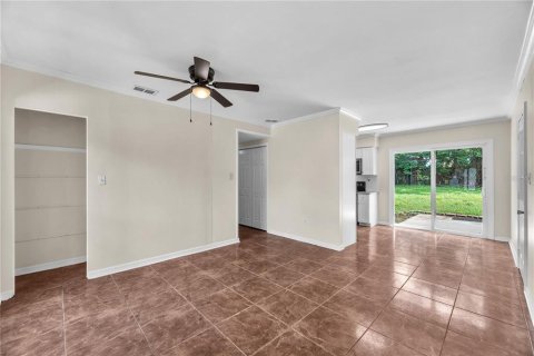 House in Brandon, Florida 4 bedrooms, 140.47 sq.m. № 2109487 - photo 18
