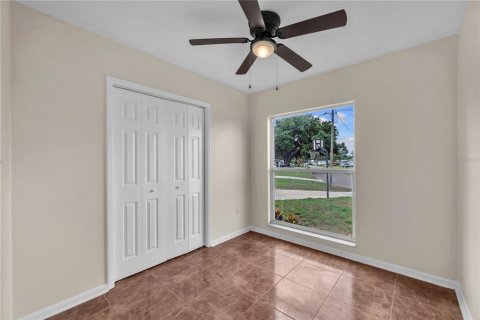 House in Brandon, Florida 4 bedrooms, 140.47 sq.m. № 2109487 - photo 10