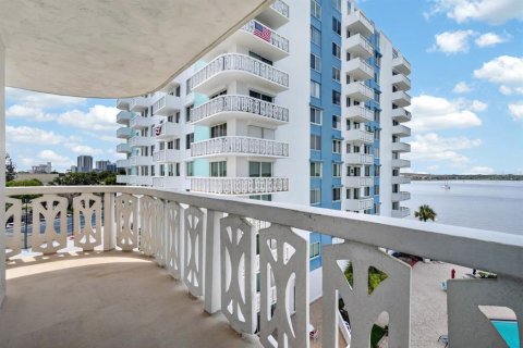 Condo in Daytona Beach, Florida, 2 bedrooms № 2149547 - photo 21