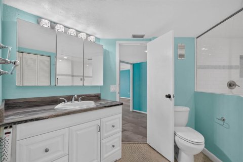 Condo in Daytona Beach, Florida, 2 bedrooms № 2149547 - photo 19
