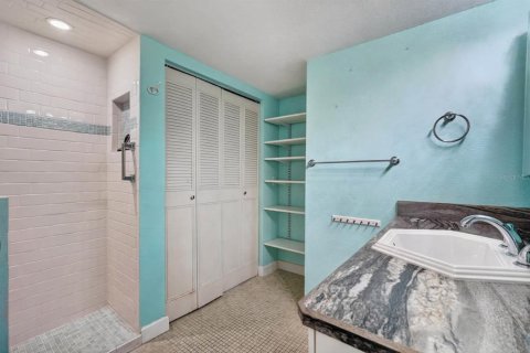 Condo in Daytona Beach, Florida, 2 bedrooms № 2149547 - photo 18
