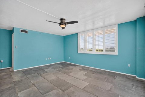 Condo in Daytona Beach, Florida, 2 bedrooms № 2149547 - photo 7