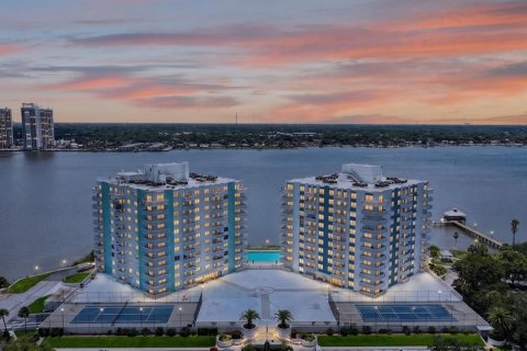 Condo in Daytona Beach, Florida, 2 bedrooms № 2149547 - photo 28