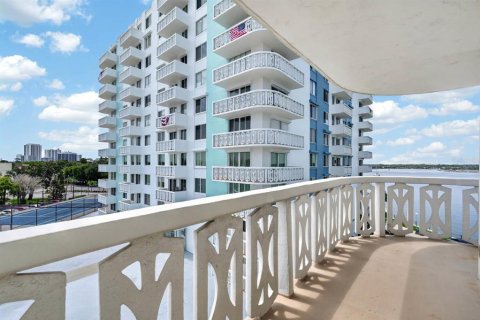 Condo in Daytona Beach, Florida, 2 bedrooms № 2149547 - photo 23