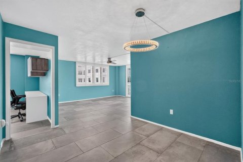 Condo in Daytona Beach, Florida, 2 bedrooms № 2149547 - photo 12
