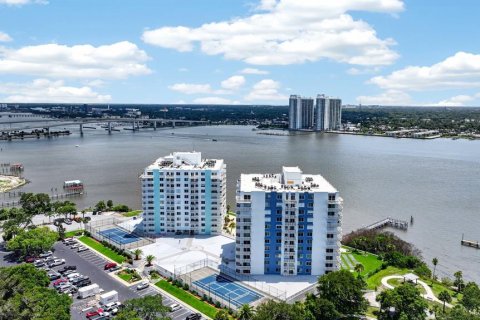 Condo in Daytona Beach, Florida, 2 bedrooms № 2149547 - photo 29