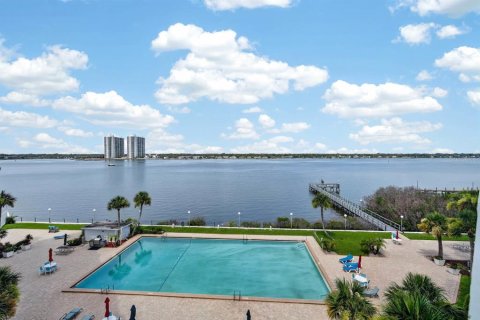 Condo in Daytona Beach, Florida, 2 bedrooms № 2149547 - photo 24
