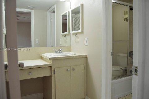 Copropriété à vendre à Miramar, Floride: 2 chambres, 94.3 m2 № 1928345 - photo 16