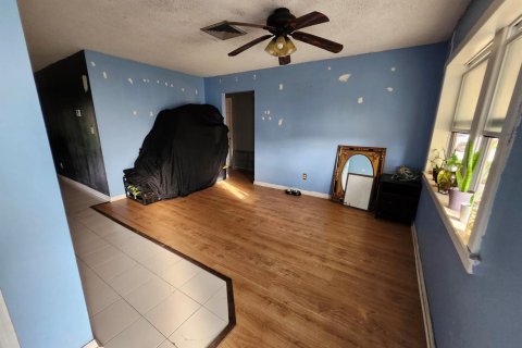 House in Port St. Lucie, Florida 3 bedrooms, 121.7 sq.m. № 2387205 - photo 5