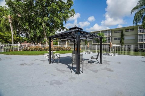 Condominio en venta en Hollywood, Florida, 1 dormitorio, 62.43 m2 № 1735640 - foto 11