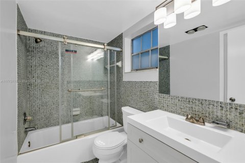 Condominio en venta en Hollywood, Florida, 1 dormitorio, 62.43 m2 № 1735640 - foto 20