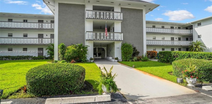 Condominio en Hollywood, Florida, 1 dormitorio  № 1735640