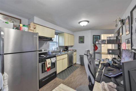 Immobilier commercial à vendre à Saint Petersburg, Floride: 3 chambres, 112.13 m2 № 2431026 - photo 10