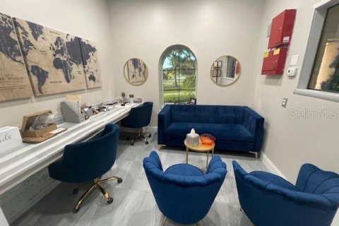 Купить коммерческую недвижимость в Окои, Флорида 924.56м2, № 1555589 - фото 13