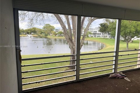 Condo in Deerfield Beach, Florida, 2 bedrooms  № 2028096 - photo 13