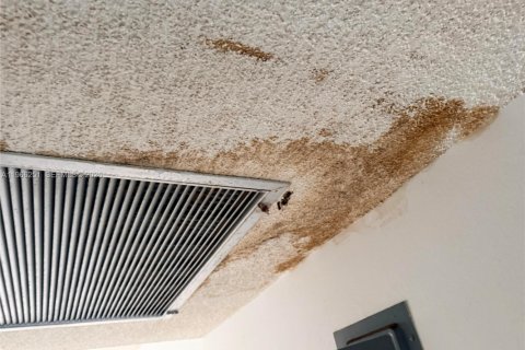 Condo in Deerfield Beach, Florida, 2 bedrooms  № 2028096 - photo 19