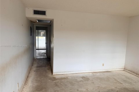 Condo in Deerfield Beach, Florida, 2 bedrooms  № 2028096 - photo 23