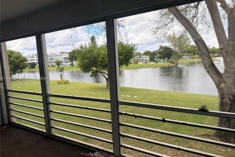 Condo in Deerfield Beach, Florida, 2 bedrooms  № 2028096 - photo 14