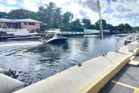 Condo in North Miami, Florida, 1 bedroom  № 1950552 - photo 14