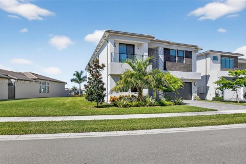 Снять в аренду виллу или дом в Бока-Ратон, Флорида 5 спален, 427.81м2, № 1964127 - фото 2