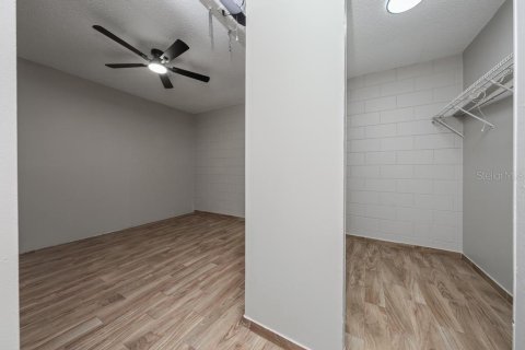 House in Orlando, Florida 3 bedrooms, 135.54 sq.m. № 2399181 - photo 22