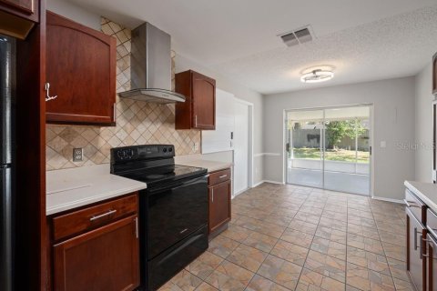 House in Orlando, Florida 3 bedrooms, 135.54 sq.m. № 2399181 - photo 7