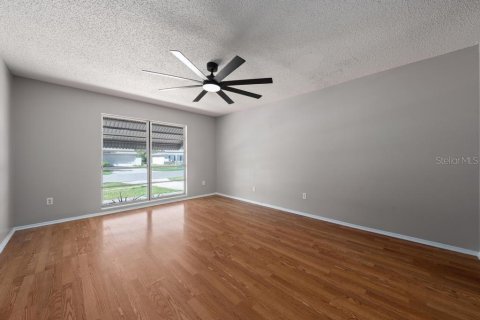House in Orlando, Florida 3 bedrooms, 135.54 sq.m. № 2399181 - photo 19