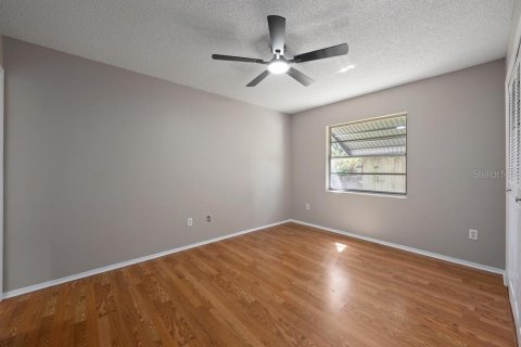 House in Orlando, Florida 3 bedrooms, 135.54 sq.m. № 2399181 - photo 13