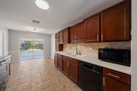 House in Orlando, Florida 3 bedrooms, 135.54 sq.m. № 2399181 - photo 6