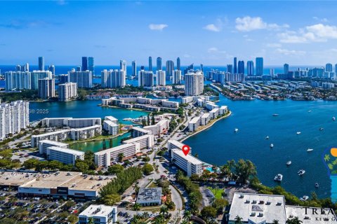 Condo in Aventura, Florida, 1 bedroom  № 1728124 - photo 14