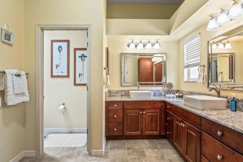 House in The Villages, Florida 3 bedrooms, 187.01 sq.m. № 2203162 - photo 29