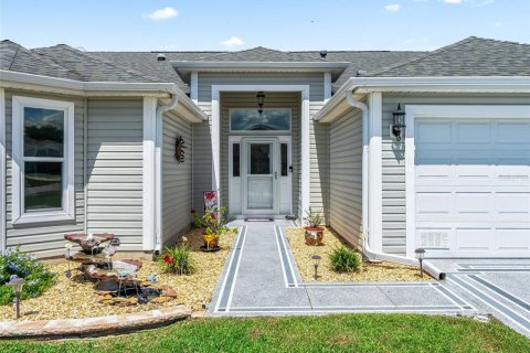 House in The Villages, Florida 3 bedrooms, 187.01 sq.m. № 2203162 - photo 7