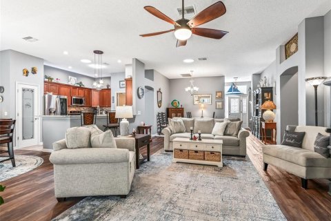 House in The Villages, Florida 3 bedrooms, 187.01 sq.m. № 2203162 - photo 16