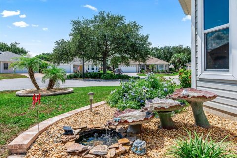 House in The Villages, Florida 3 bedrooms, 187.01 sq.m. № 2203162 - photo 6