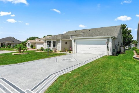 House in The Villages, Florida 3 bedrooms, 187.01 sq.m. № 2203162 - photo 4