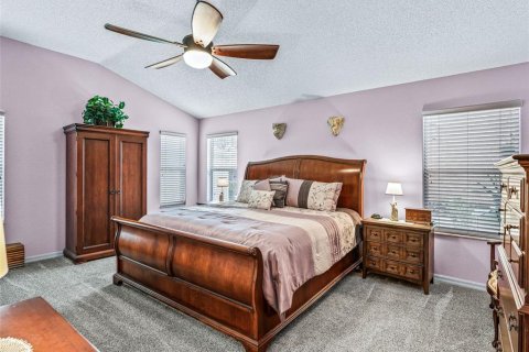 House in The Villages, Florida 3 bedrooms, 187.01 sq.m. № 2203162 - photo 24