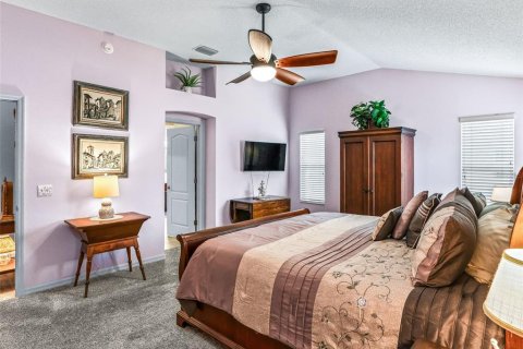 House in The Villages, Florida 3 bedrooms, 187.01 sq.m. № 2203162 - photo 26