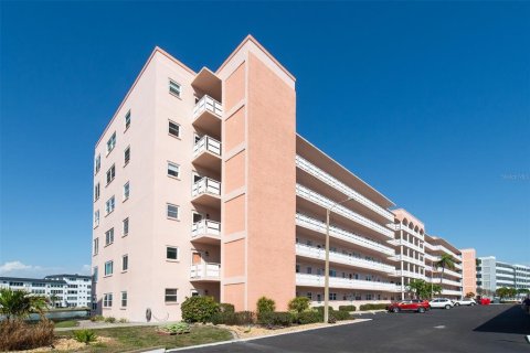 Copropriété à vendre à Gulfport, Floride: 1 chambre, 98.48 m2 № 2147465 - photo 23