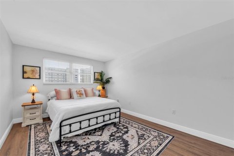 Copropriété à vendre à Gulfport, Floride: 1 chambre, 98.48 m2 № 2147465 - photo 19