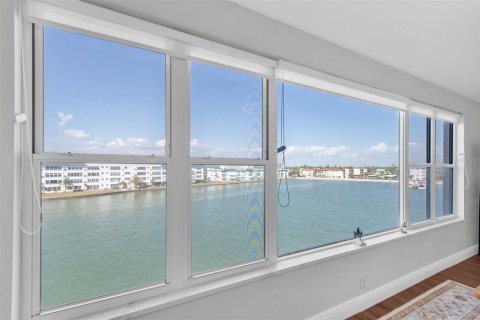 Copropriété à vendre à Gulfport, Floride: 1 chambre, 98.48 m2 № 2147465 - photo 6