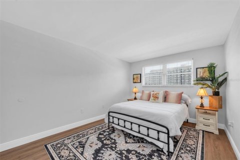 Copropriété à vendre à Gulfport, Floride: 1 chambre, 98.48 m2 № 2147465 - photo 17