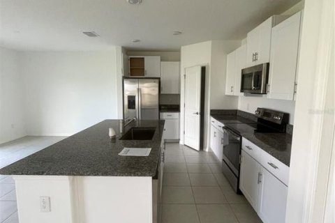 House in Wimauma, Florida 4 bedrooms, 178.84 sq.m. № 1855856 - photo 8
