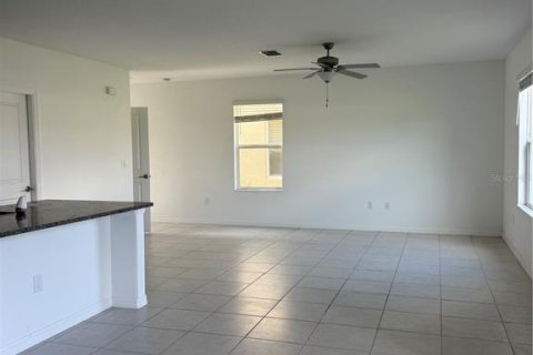 House in Wimauma, Florida 4 bedrooms, 178.84 sq.m. № 1855856 - photo 4