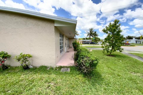 Casa en venta en Sunrise, Florida, 3 dormitorios, 142.79 m2 № 2084889 - foto 4