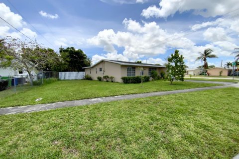 Casa en venta en Sunrise, Florida, 3 dormitorios, 142.79 m2 № 2084889 - foto 3